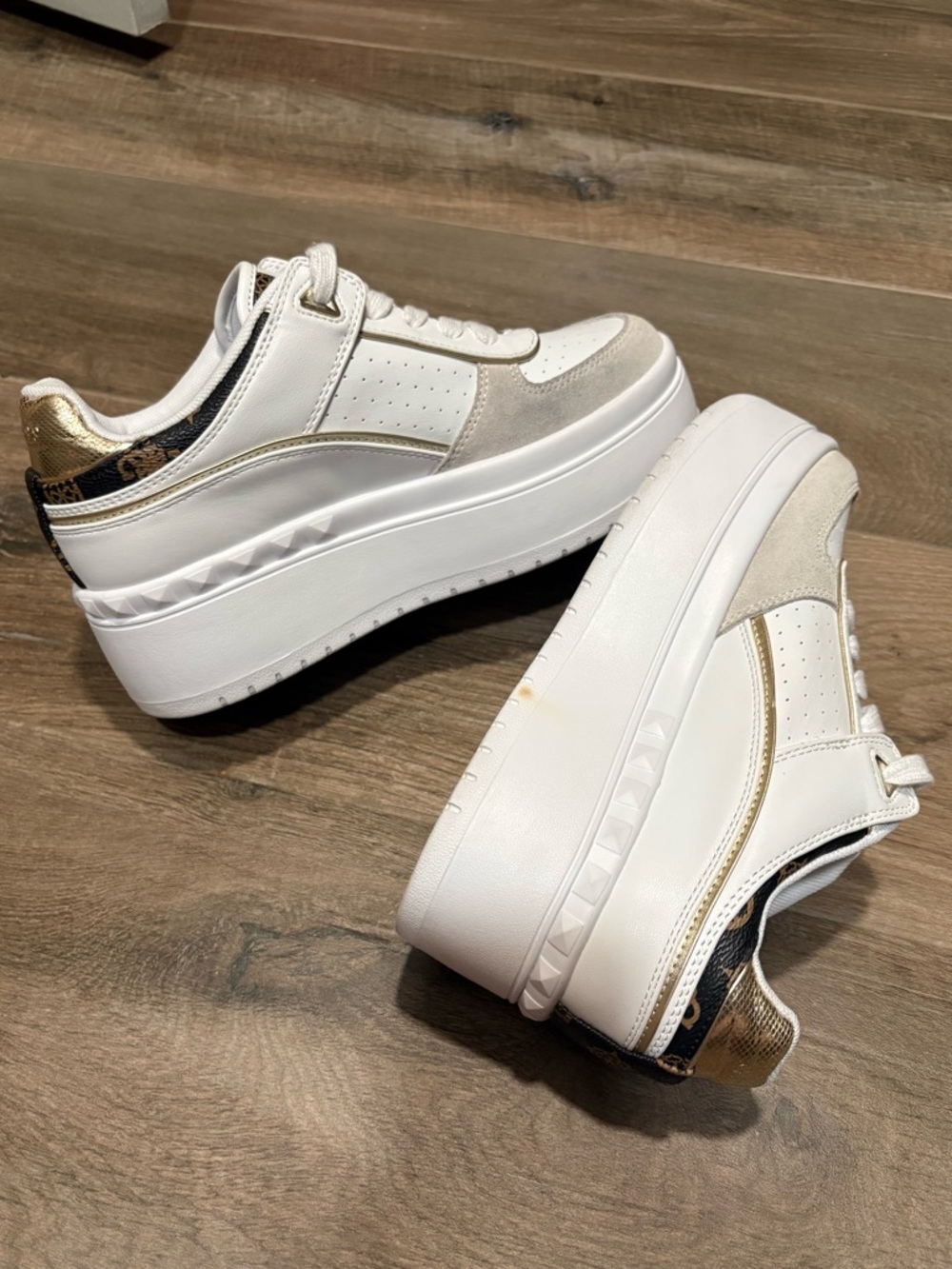 GUESS Women’s Platform Sneakers size 9